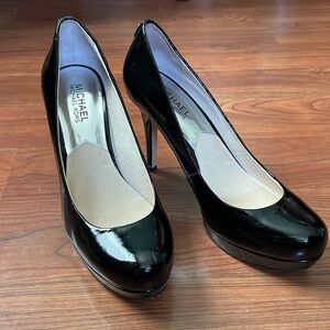 Michael Kors black patent leather pumps size 8 - 3inch platform heel
